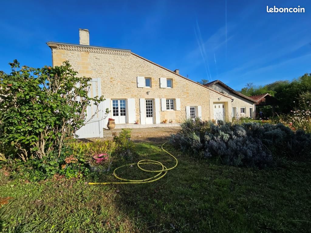 Maison 8 pièces 180 m² · à Eyrans · 180 m² · 283 500 €