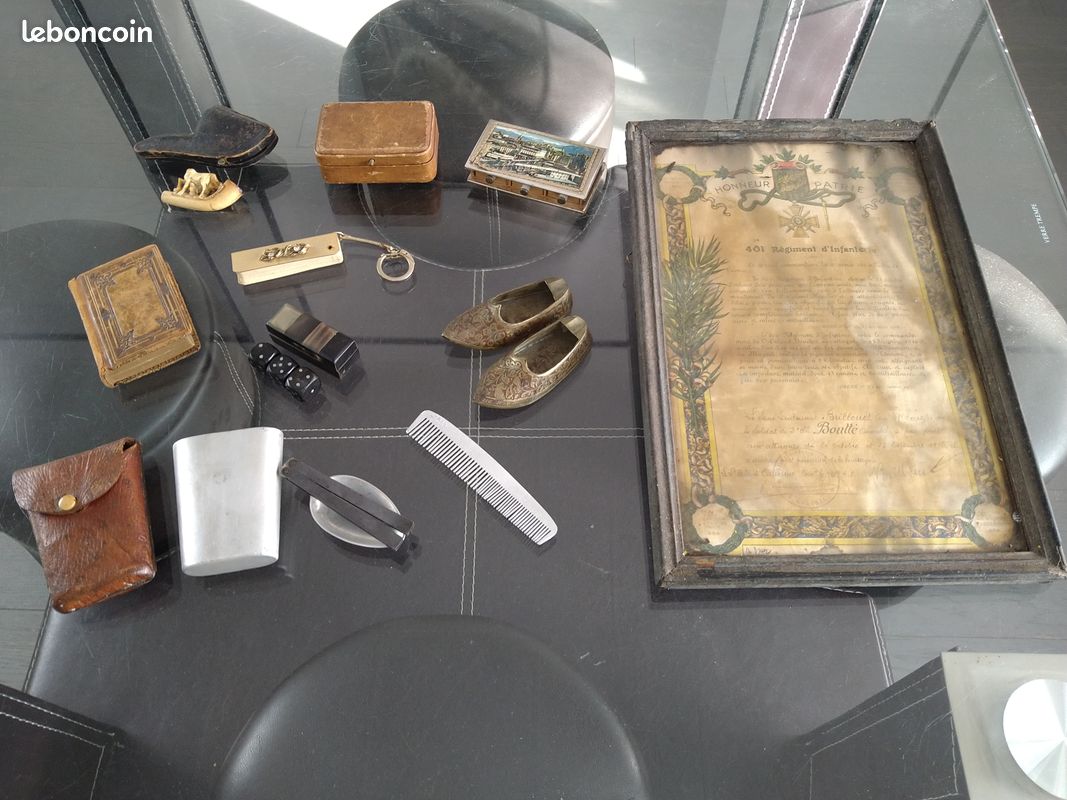 Lot Divers Objets de Curiosité Anciennes boites Pipe Missel etc (image 1)