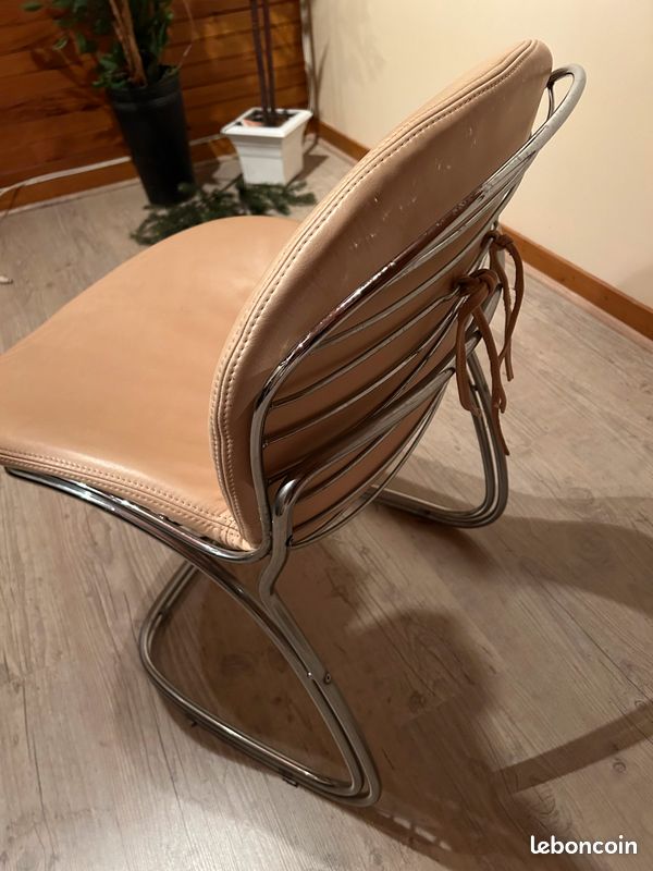 Chaises avec galettes cuir LE LOT DE 4 (image 2)