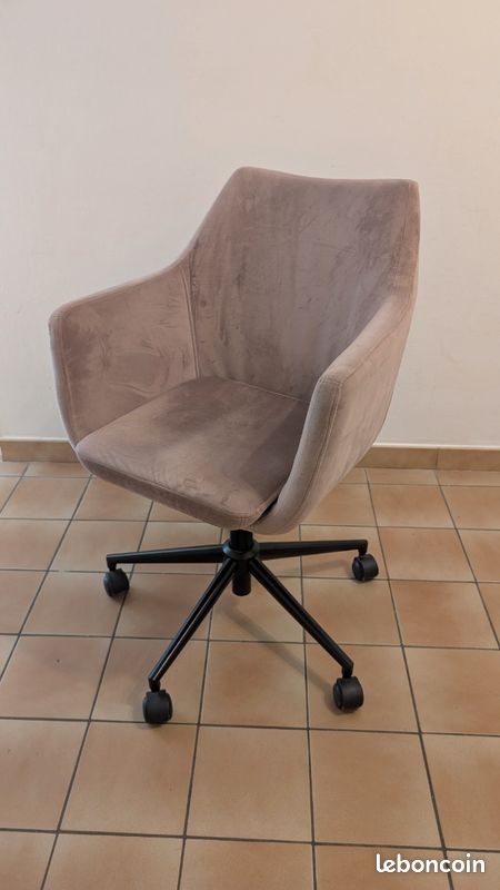 Chaise de bureau velour rose pâle sur roulettes (image 1)