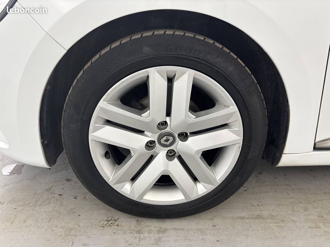 RENAULT Clio TCe 90 - 21 Business (image 19)