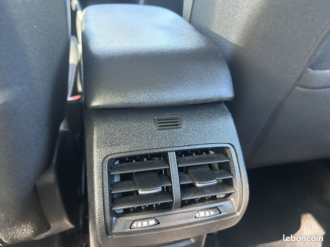 Citroën C4 Berline Max 130 CV EAT8 S&S Boîte auto {24.000 KM - CAMERA - CARPLAY} (image 23)
