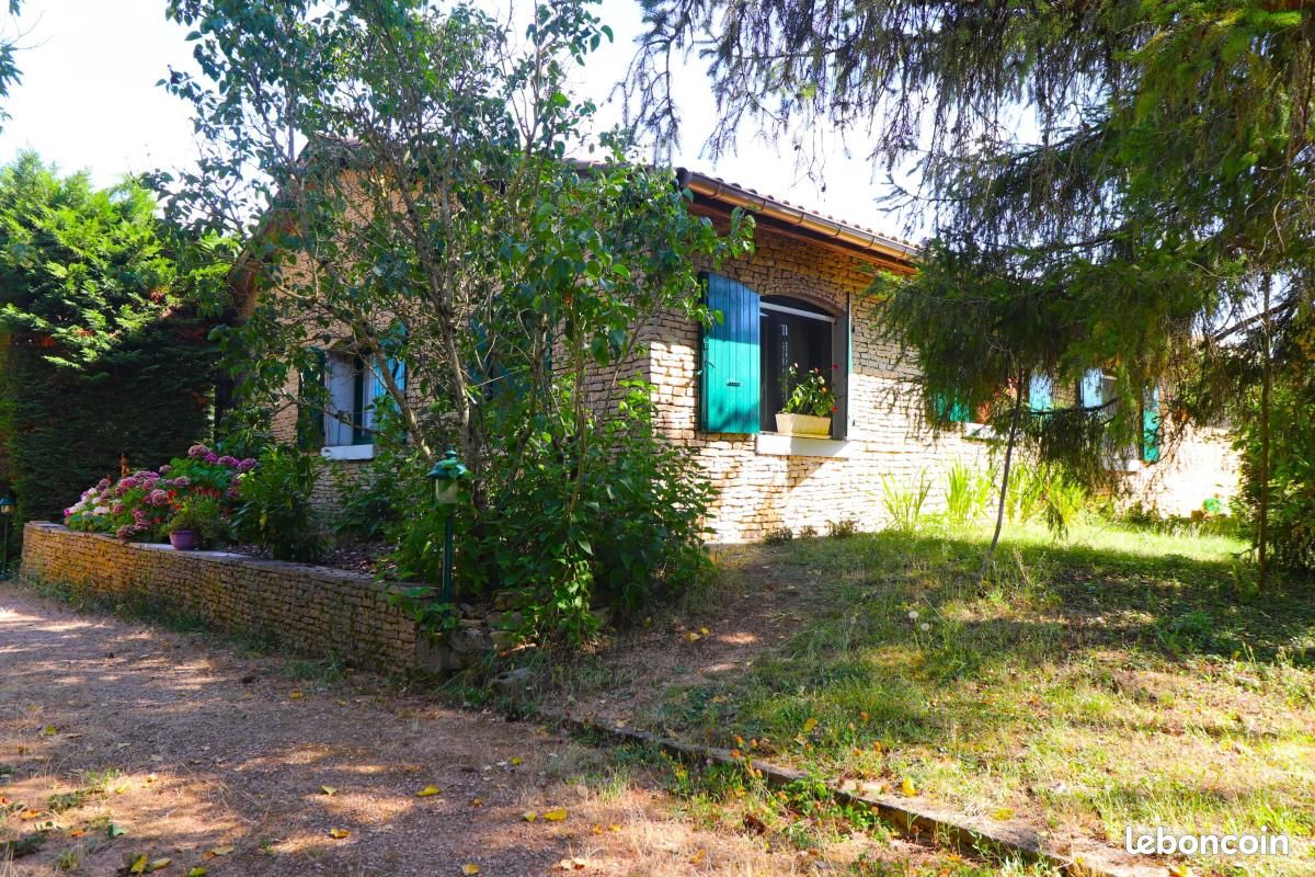 Maison 3 pièces 100 m² · à Annoisin-Chatelans · 100 m² · 250 000 €