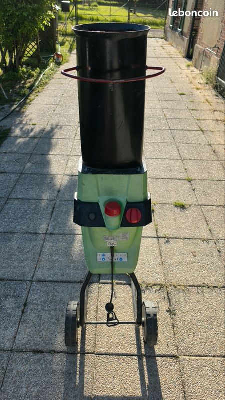 Broyeur de végétaux Florabest 2400W – Lame récente (image 4)