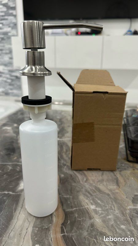 Distributeur de savon à encastré (image 1)