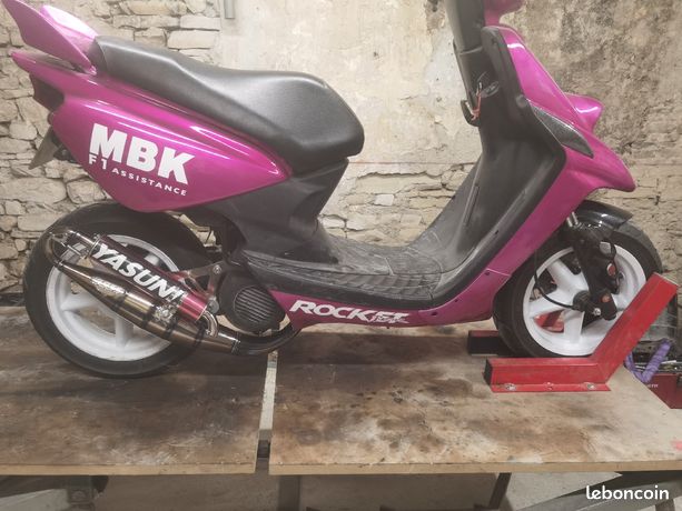 MBK Booster Scooter F1 Assistance Graphic Kit Pink