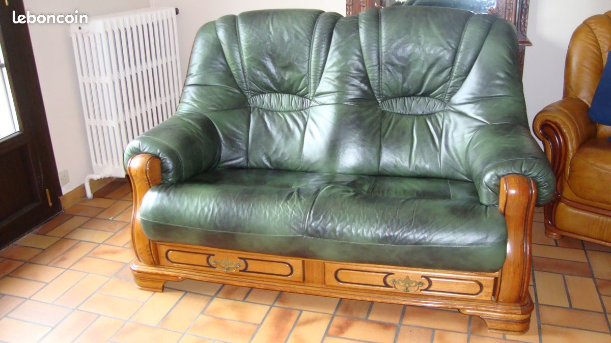 Canapes cuir vert et bois (image 2)