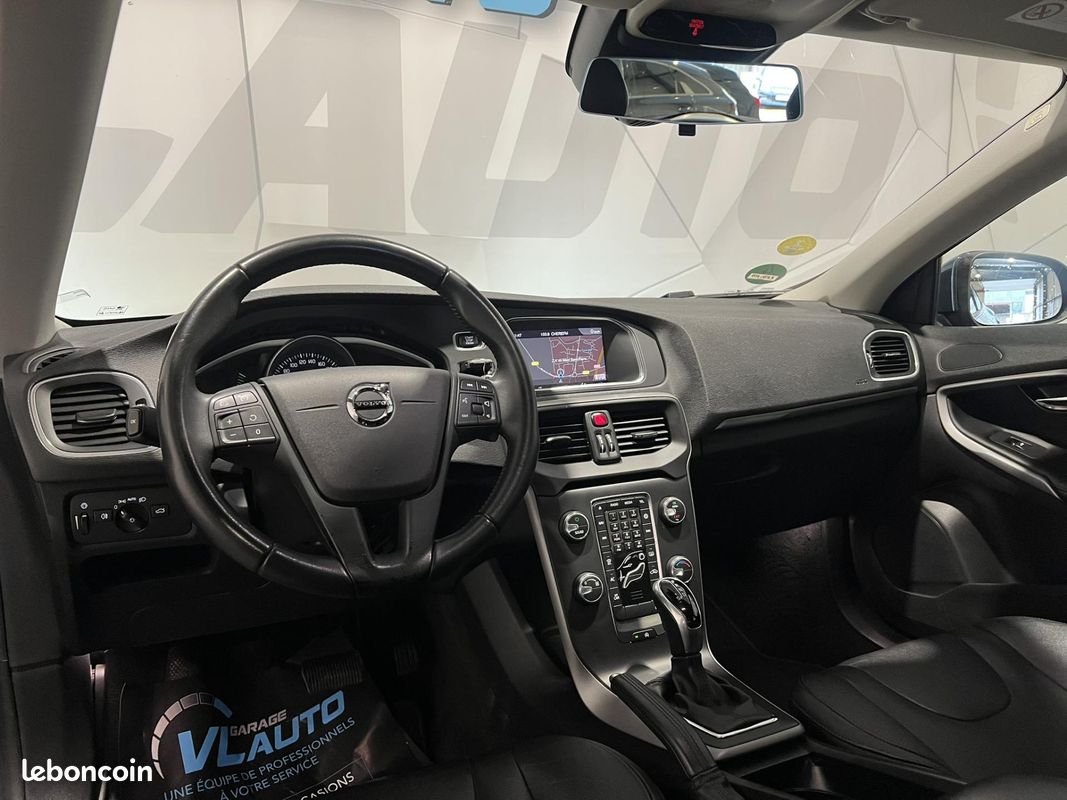 VOLVO V40 D2 120 Geartronic 6 Momentum (image 15)