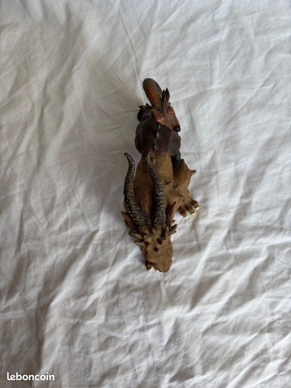 Lot de figurines Papo de chimère, rhinocéros guerrier et cerbère (image 4)
