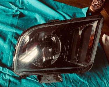 Phare Droit Avant Pour Ford Mustang 2015-2024 – Xenon/Halogène, Réf. FR3Z-13008-J