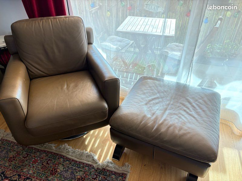 Fauteuil + repose pieds (image 1)