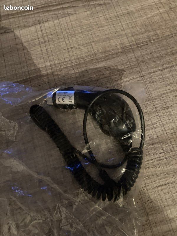 Chargeur de téléphone (image 1)