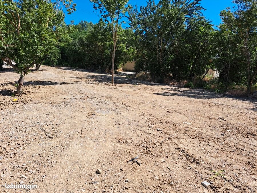 Terrain 350 m² Fuveau · 225 000 €