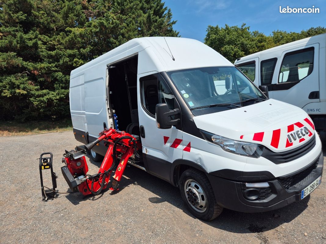 Iveco Daily L4H3 50-150 3l 150ch équipé d'une machine à pneu embarqué Guernet tyrebox (image 1)