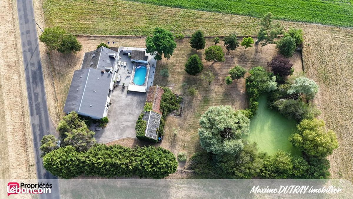 Maison 5 pièces 140 m² · à Monnaie · 140 m² · 395 000 €
