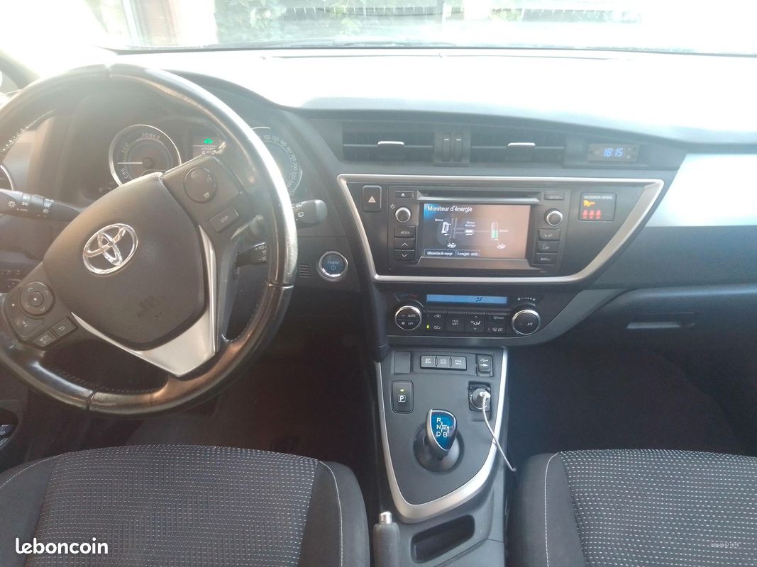 Toyota auris 2 hybride 136h (image 3)