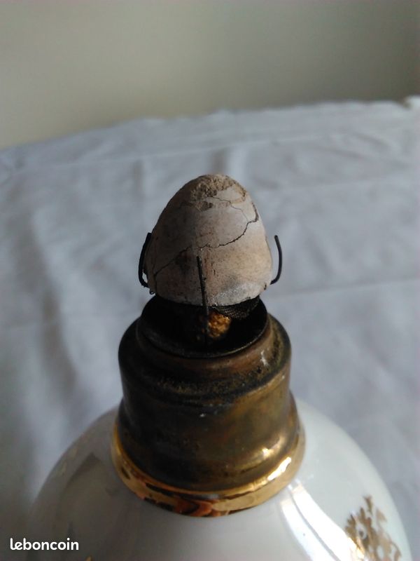 Lampe Berger Ancienne En Porcelaine De Tharaud - Dorée - Pierre à Changer