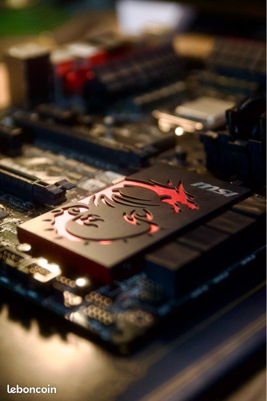 carte mère sabertooth mark s z97 avec i7 4790k 4,0 gHz , 4 ram ddr3 16go