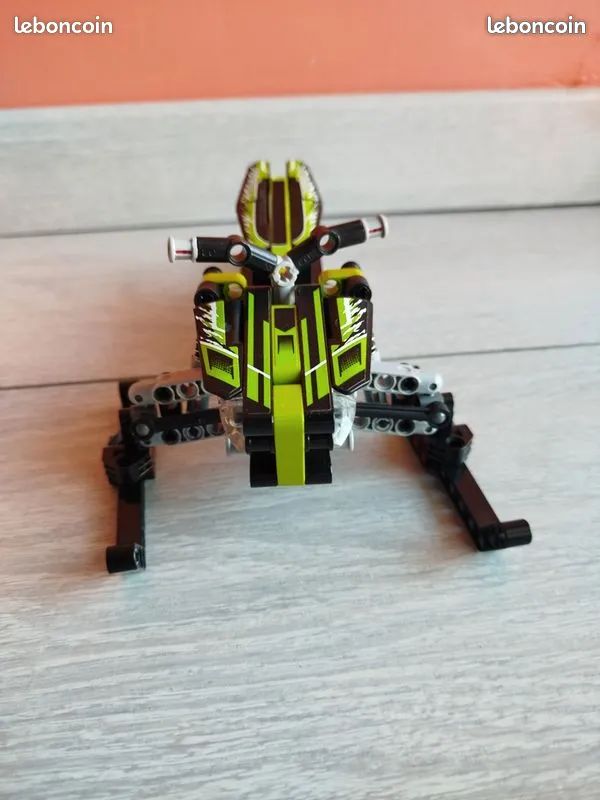 LEGO TECHNIC motoneige et snowscoot (42021) (image 2)