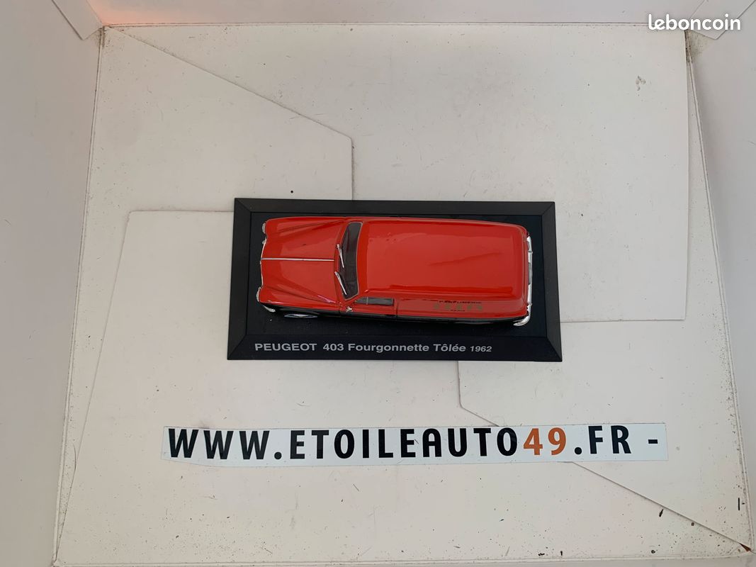 RETRO 43 1/43 - Peugeot 403+ Trailer Départ en Vacances