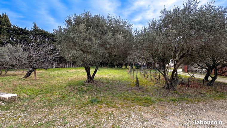 Terrain 1070 m² Piolenc