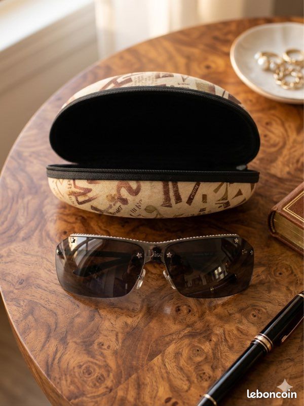 Lunettes De Soleil Femme Vintage – Monture Noire, Verres Noirs – Marque Vg EYEWEAR