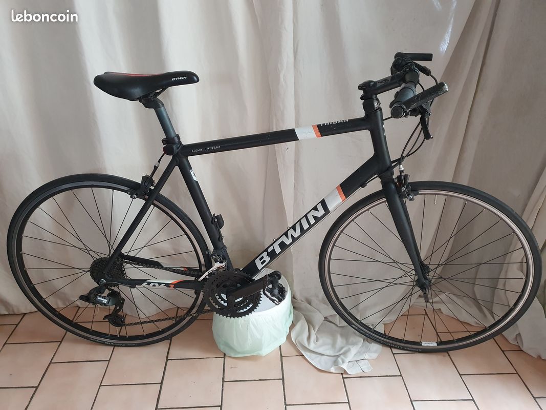 Velo de route triban 500 (image 1)
