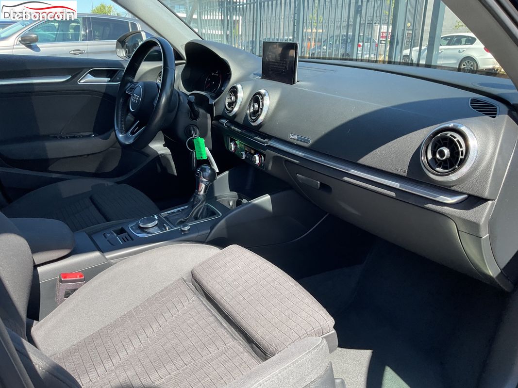 AUDI A3 SPORTBACK 2.0 TDI 150 S tronic 7 Sport (image 13)