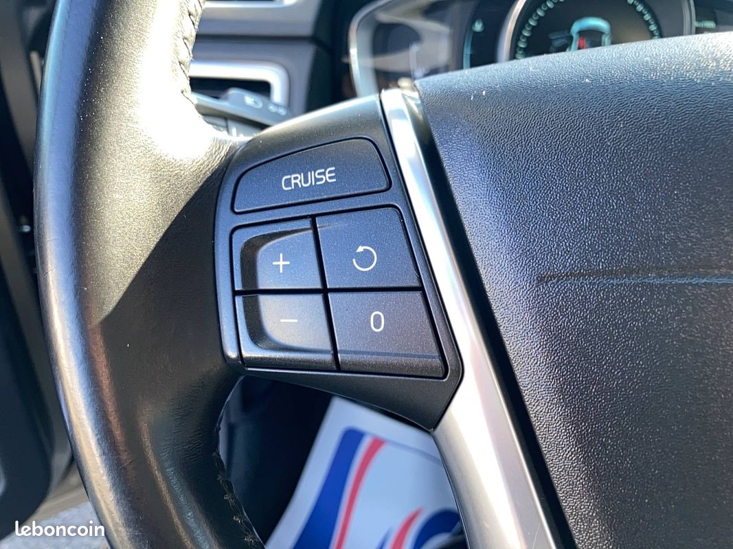 VOLVO V70 D4 181 ch Stop&Start Momentum Geartronic A (image 17)