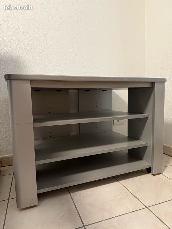 Meuble TV à roulettes (image 1)