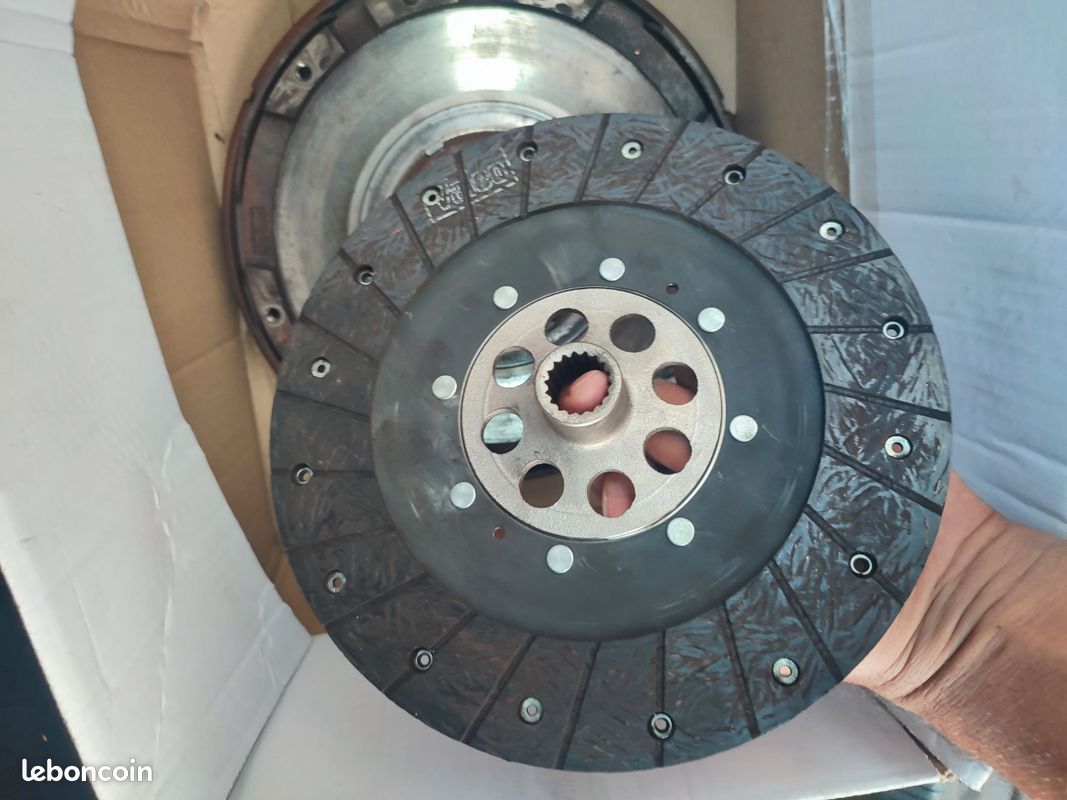 Kit embrayage volant moteur 1.6 HDi 110ch (image 1)