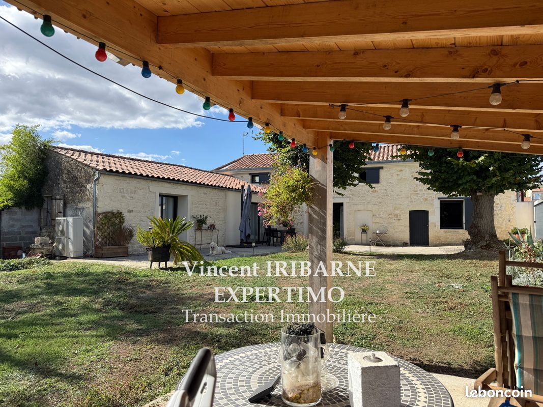Maison 7 pièces 175 m² · à Saintes · 175 m² · 367 500 €
