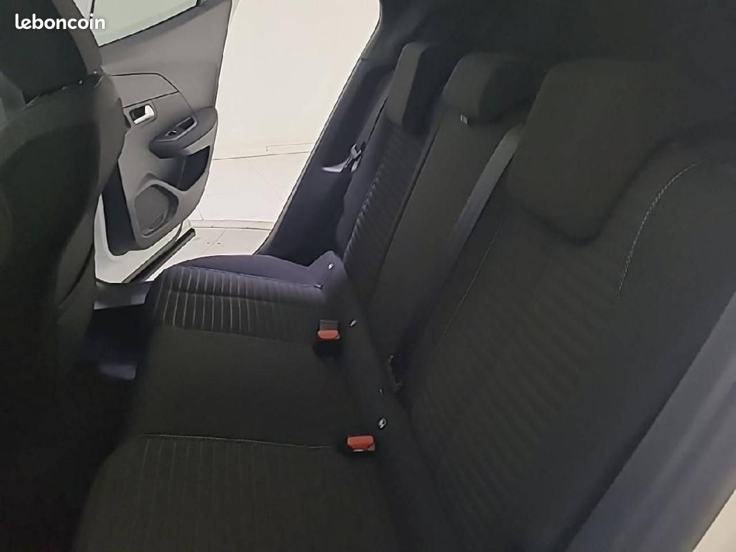 Peugeot 2008 PureTech 130 S&S EAT8 - Style (image 12)