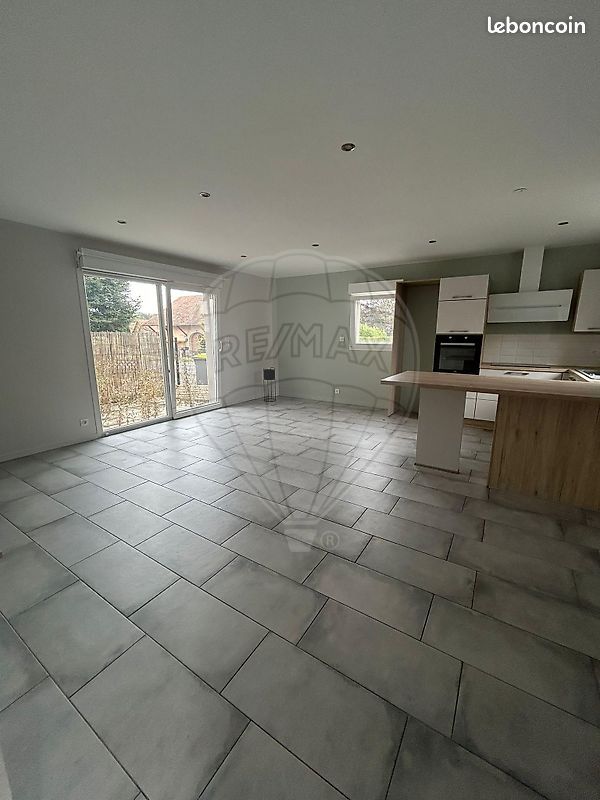 Appartement 3 pièces 74 m² · à Vézelois · 74 m² · 830 €