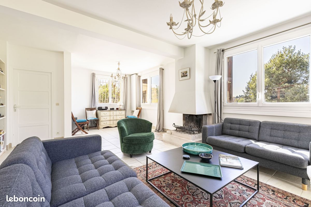 Maison 10 pièces 202 m² · à Saint-Germain-en-Laye · 202 m² · 1 390 000 €
