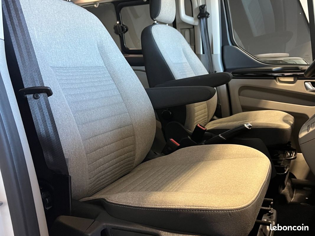 FORD TOURNEO CUSTOM 320 L1H1 1.0 EcoBoost 120 Phev Titanium (image 14)