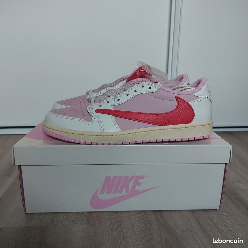 Nike Air Jordan Retro 1 Low x Travis Scott Tropical Pink 44,5eu (image 1)