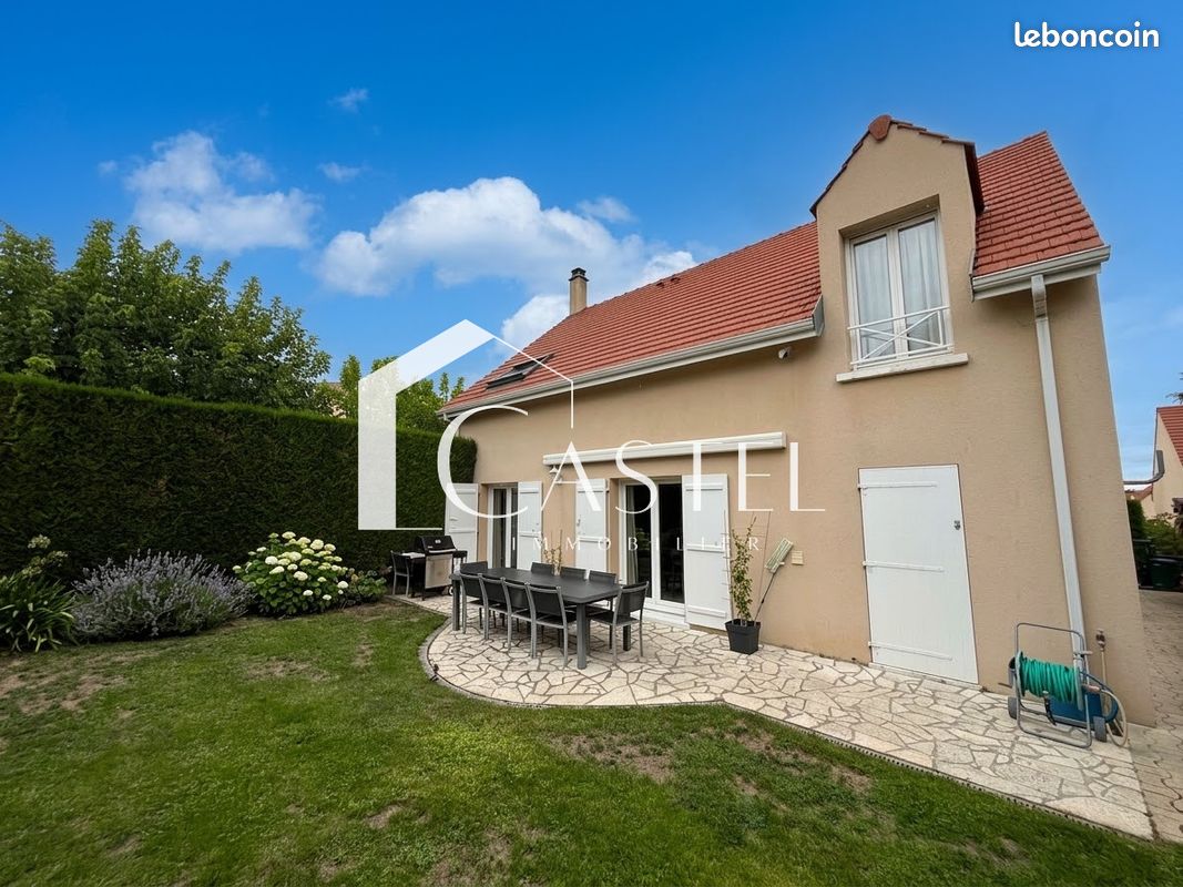Maison 5 pièces 111 m² · à Orgeval · 111 m² · 549 000 €