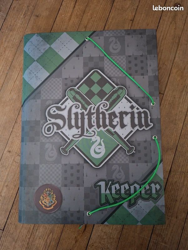Chemise cartonnée Harry Potter Serpentard Slytherin Quidditch A4 – Pochette à rabats (image 1)