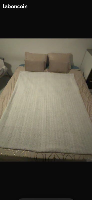 Plaid (image 1)