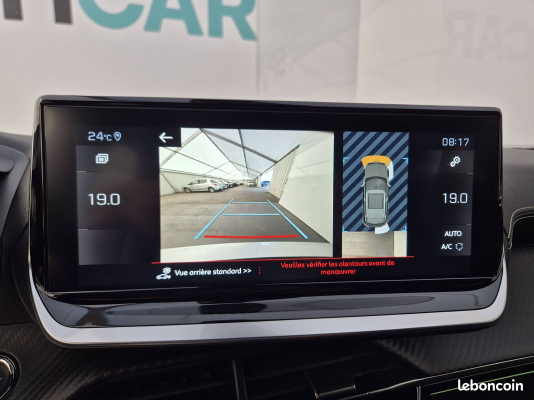 PEUGEOT 2008 PureTech 130 S&S EAT8 GT (image 20)