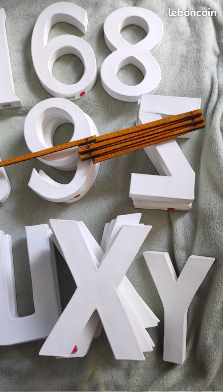 Important lot de lettres Décopatch 20,5cm en papier maché, blanches (image 11)