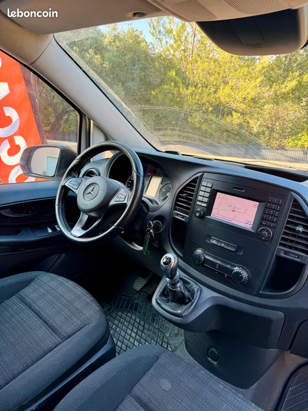 Mercedes Vito 114 2.2 CDi 136ch 3 places Select TVA RÉCUPÉRABLE (CAMÉRA / RADARS AV+AR / ÉCRAN GPS / RÉGULATEUR DE VITESSE / CLIM AUTO / BLUETOOTH) (image 5)