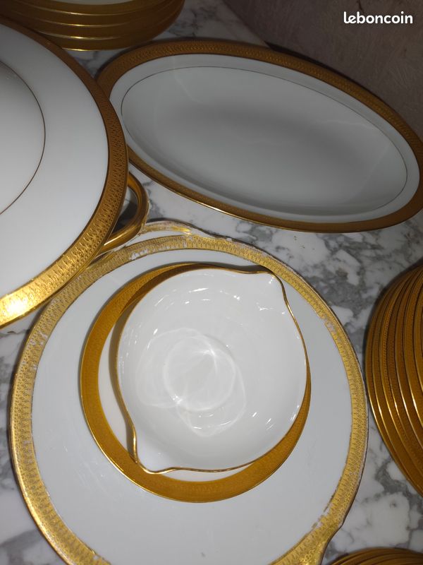 Service de table porcelaine de Limoges MALEVERGNE - Or fin incrustation (image 3)
