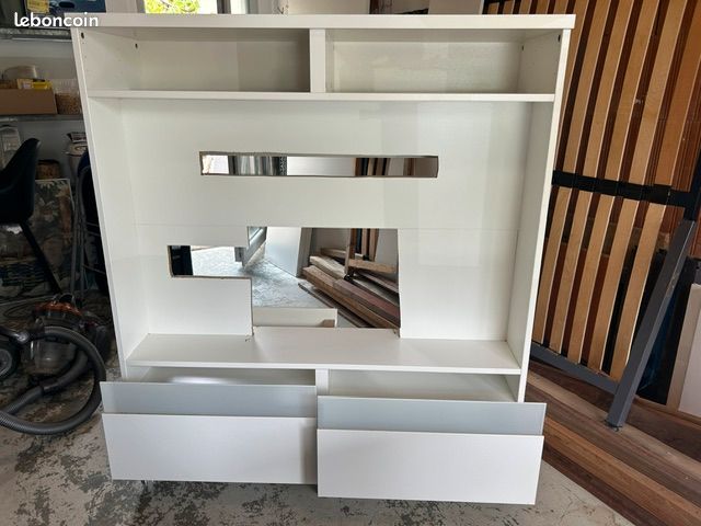 Meuble TV à roulettes IKEA 120 cm (Gamme Besta) — Parfait état (image 2)