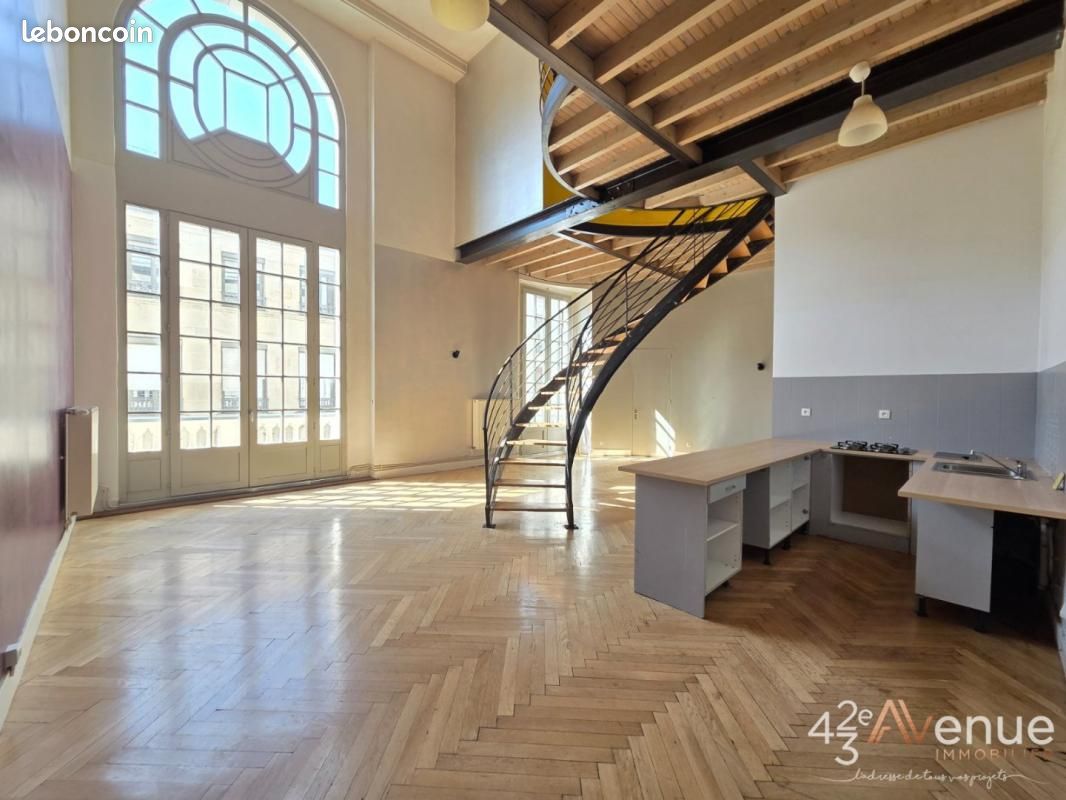 Appartement 5 pièces 156 m² · à Saint-Étienne · 156 m² · 260 000 €