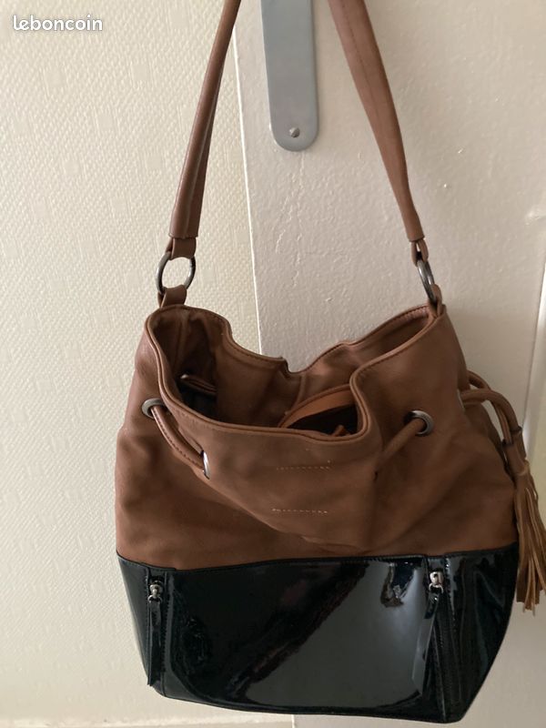 Sac bourse en simili cuir marron et vernis noir (image 1)