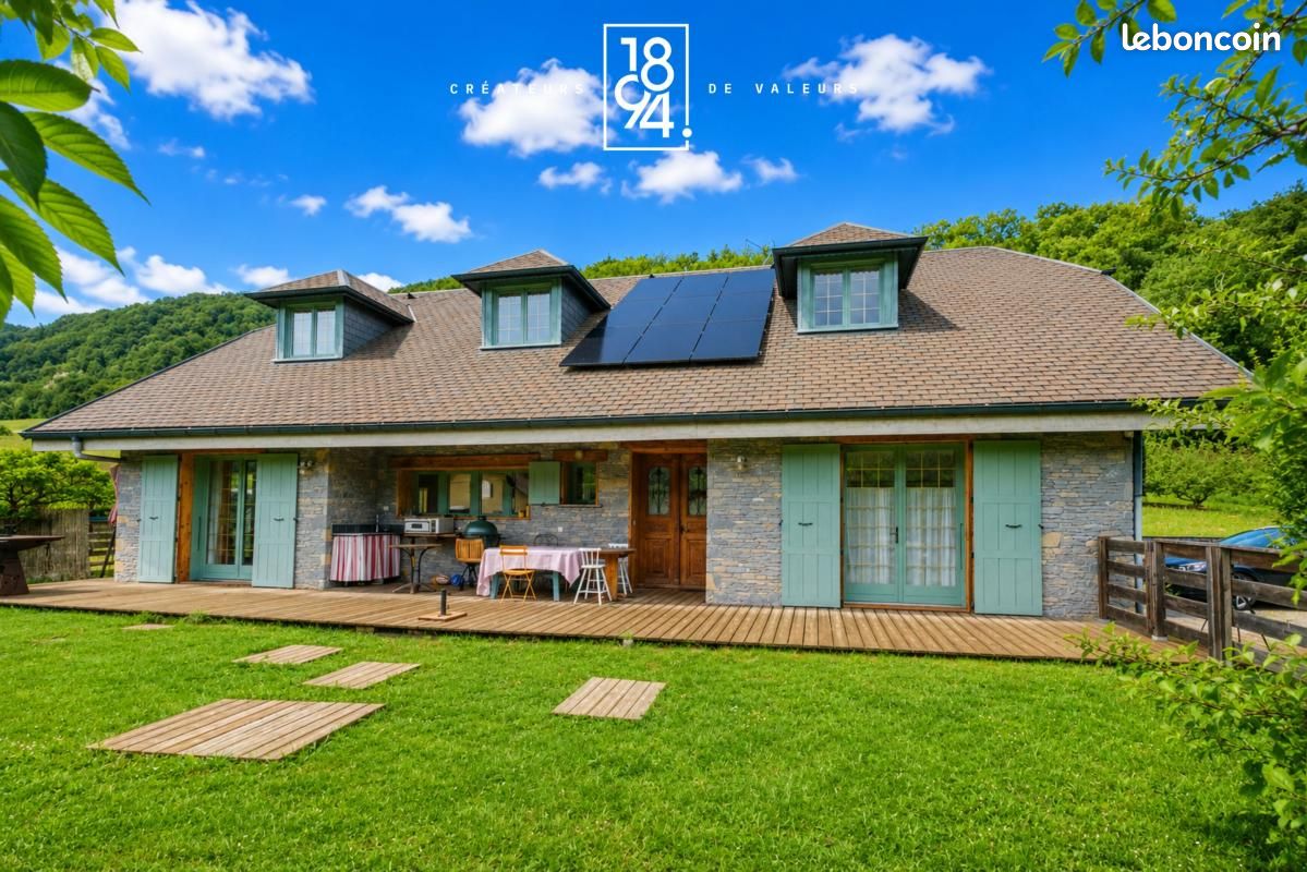 Maison 5 pièces 200 m² · à La Trinité · 200 m² · 620 000 €
