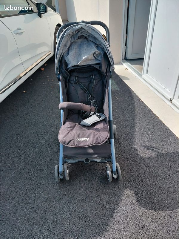 Poussette compacte (image 1)