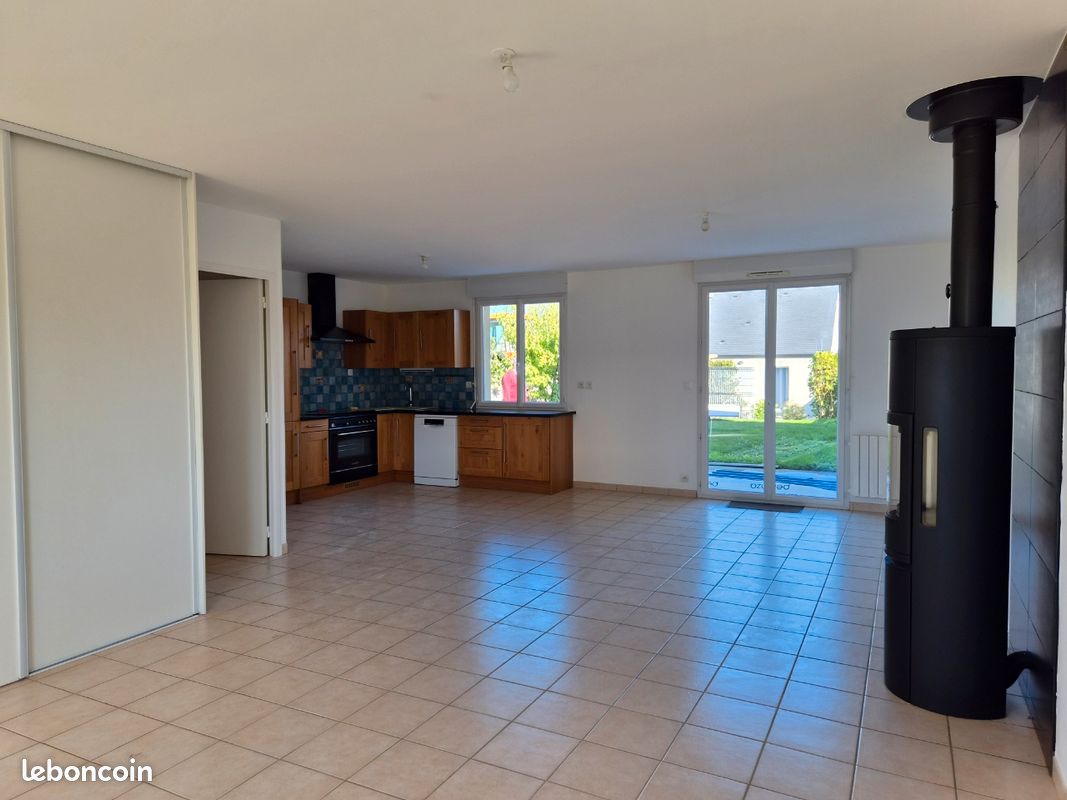 Maison 4 pièces 90 m² · à Saint-Méloir-des-Ondes · 89,9 m² · 1 070 €/mois